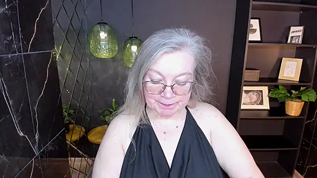 NataliMellow online show from March 3, 2026, 1:18 pm