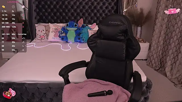 FoxyShy online show from September 27, 2025, 5:46 am