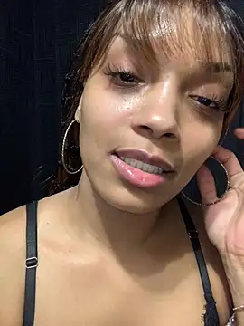 Rakiyahcharms online show from February 6, 2026, 3:57 am