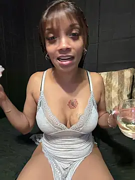Rakiyahcharms online show from June 19, 2026, 7:09 pm