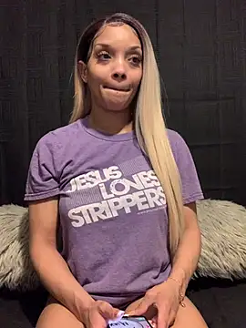 Rakiyahcharms online show from March 16, 2025, 5:39 pm