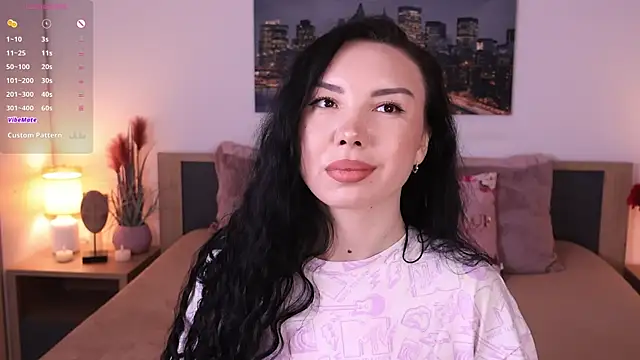 Snapshot of Leila__Sweet chatting on May 2, 2026, 6:29 am Leila Sweet online show from May 2, 2026, 6:29 am