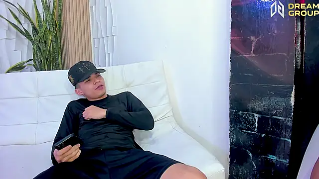Snapshot of AmazingPartys chatting on June 18, 2026, 2:11 pm AmazingPartys online show from June 18, 2026, 2:11 pm