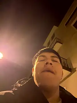 Snapshot of mikeeeeeell chatting on January 10, 2026, 11:33 pm mikeeeeeell online show from January 10, 2026, 11:33 pm