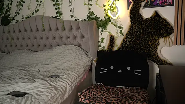 Estherjizz online show from July 9, 2026, 7:24 pm