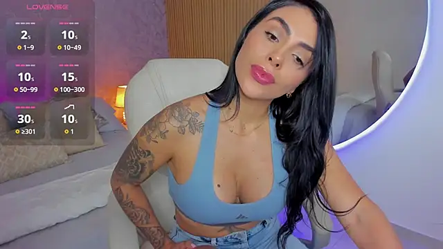 Sarah Stone  online show from September 30, 2025, 10:05 pm