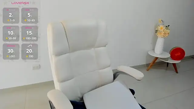 renata t  online show from October 25, 2025, 11:09 am