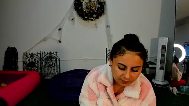 AbbyTaylorr online show from October 1, 2025, 3:44 am