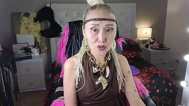 RoxalanaStar online show from August 5, 2026, 8:36 pm