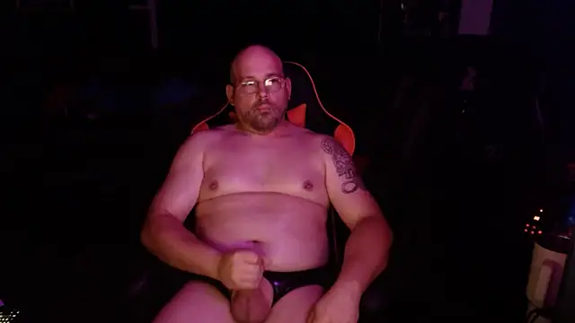 Hunter Largoxh online show from March 25, 2026, 4:23 am