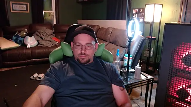 Hunter Largoxh online show from November 24, 2025, 10:54 pm