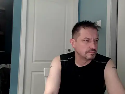 Snapshot of MisterFaithRO chatting on April 23, 2026, 7:59 pm MisterFaithRO online show from April 23, 2026, 7:59 pm