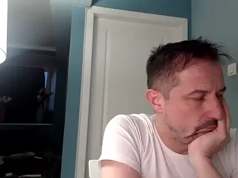 Snapshot of MisterFaithRO chatting on April 29, 2026, 5:30 pm MisterFaithRO online show from April 29, 2026, 5:30 pm