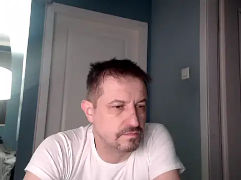 Snapshot of MisterFaithRO chatting on April 25, 2026, 9:34 pm MisterFaithRO online show from April 25, 2026, 9:34 pm