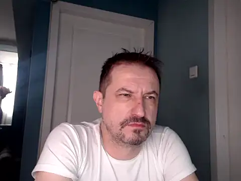 Snapshot of MisterFaithRO chatting on April 30, 2026, 6:31 am MisterFaithRO online show from April 30, 2026, 6:31 am