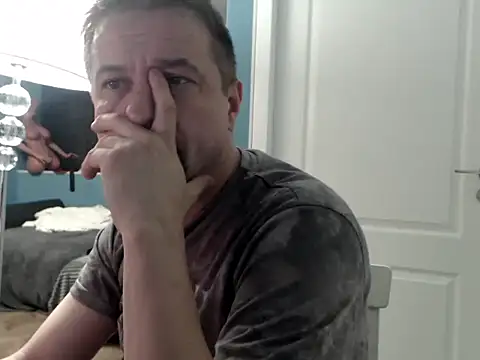 Snapshot of MisterFaithRO chatting on May 10, 2026, 9:27 pm MisterFaithRO online show from May 10, 2026, 9:27 pm