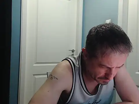 Snapshot of MisterFaithRO chatting on May 26, 2026, 8:18 pm MisterFaithRO online show from May 26, 2026, 8:18 pm