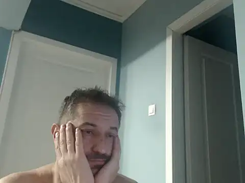 Snapshot of MisterFaithRO chatting on April 16, 2026, 5:57 pm MisterFaithRO online show from April 16, 2026, 5:57 pm