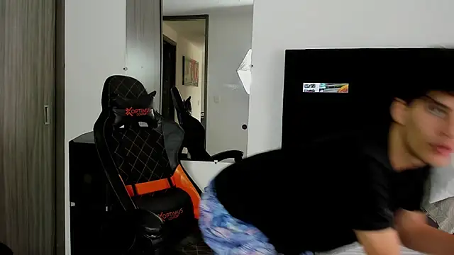 Dimitrixxx   online show from February 13, 2025, 1:05 pm