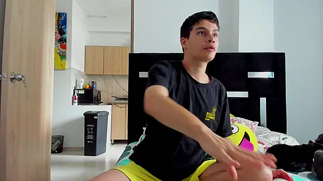 Dimitrixxx   online show from September 8, 2025, 4:17 pm