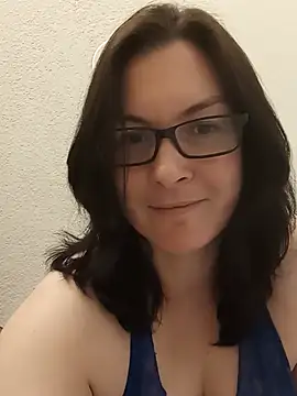 DesreRose online show from July 13, 2026, 12:54 am