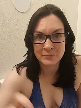 DesreRose online show from June 25, 2026, 10:59 pm