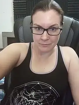 DesreRose online show from May 12, 2026, 1:13 am