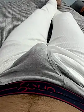 Babyucum4me online show from November 7, 2025, 6:12 pm