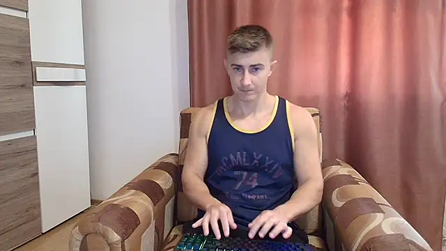 Todhorny9873 online show from March 19, 2025, 6:57 am