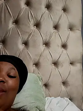 SWEETDOLLY29XX online show from September 12, 2025, 3:39 am