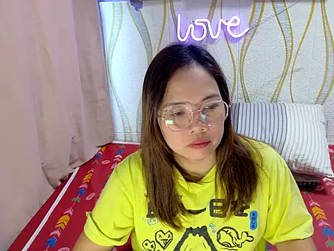 BURBERRY69 online show from March 15, 2026, 11:56 pm