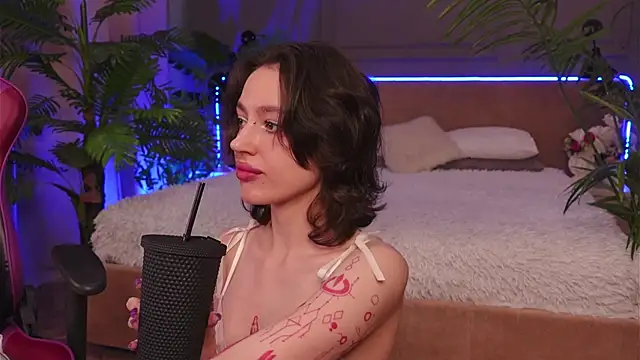 Snapshot of Devilinee chatting on March 20, 2026, 6:47 am Devilinee online show from March 20, 2026, 6:47 am