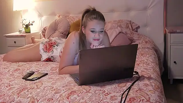 Neonstar online show from February 26, 2025, 9:31 pm