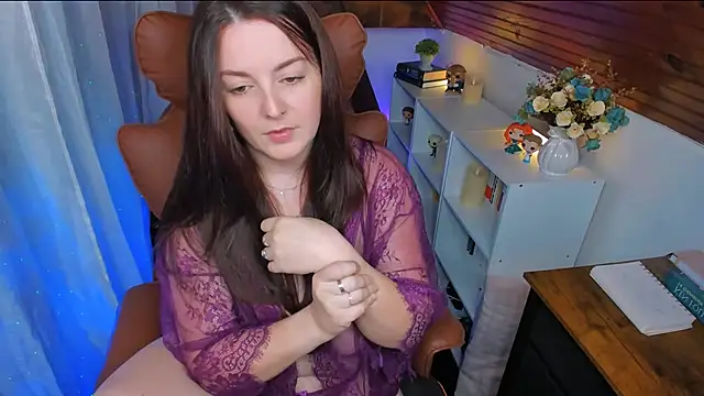 ErinMarshall online show from September 22, 2025, 2:23 pm