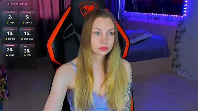 BiMolly online show from June 15, 2026, 10:59 am