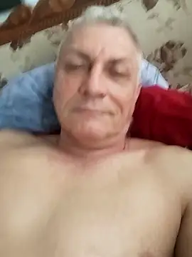  lady red  online show from April 1, 2026, 5:20 am