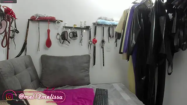 mel12meli online show from December 23, 2024, 8:57 pm