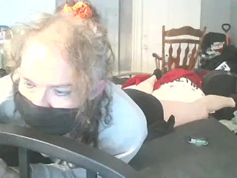 Snapshot of Valarie83 chatting on January 25, 2025, 12:48 am Valarie83 online show from January 25, 2025, 12:48 am