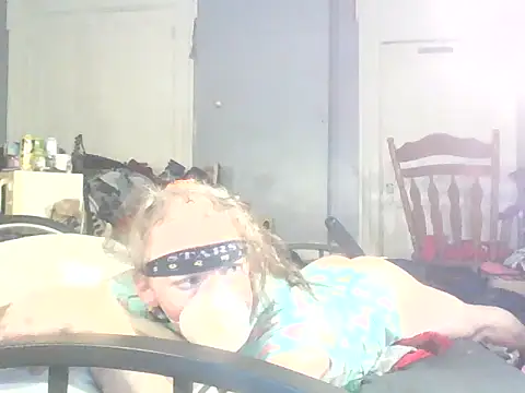 Snapshot of Valarie83 chatting on February 7, 2025, 3:01 am Valarie83 online show from February 7, 2025, 3:01 am