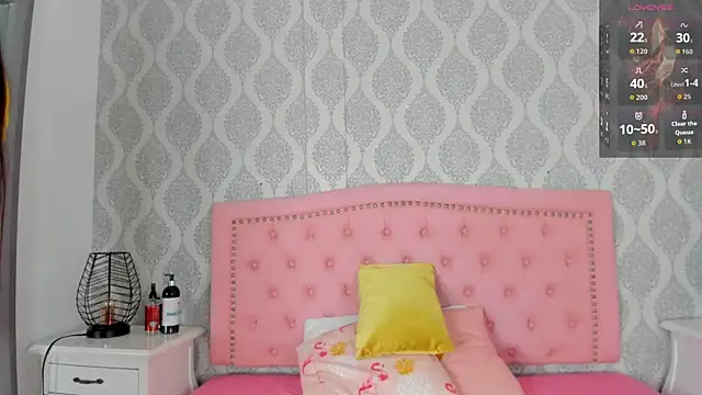 Snapshot of Princsgirl_ chatting on June 17, 2026, 6:29 pm Princsgirl online show from June 17, 2026, 6:29 pm