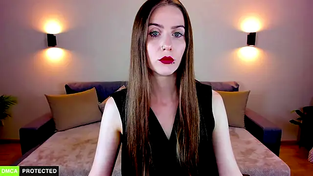 TheWoman   online show from October 3, 2025, 7:15 pm