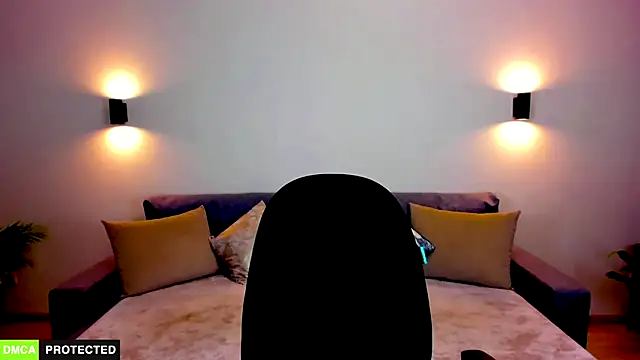 TheWoman   online show from October 1, 2025, 6:45 pm