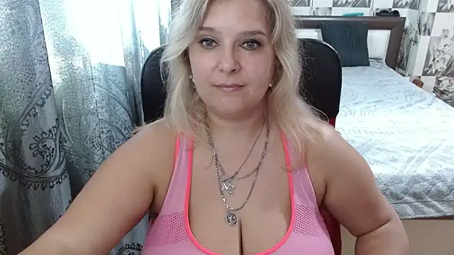 Snapshot of Boolochka chatting on July 15, 2026, 2:35 pm Boolochka online show from July 15, 2026, 2:35 pm