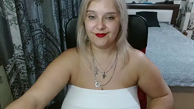 Snapshot of Boolochka chatting on July 16, 2026, 7:33 pm Boolochka online show from July 16, 2026, 7:33 pm