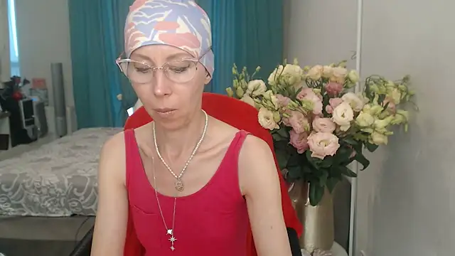 LuxuryNika online show from July 17, 2026, 4:48 pm