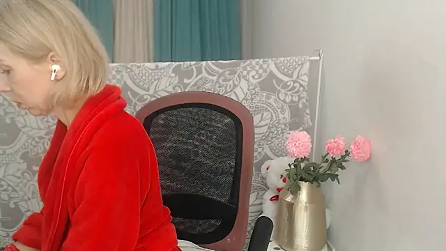 LuxuryNika online show from November 15, 2025, 7:51 pm