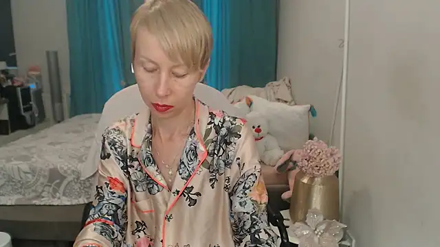 LuxuryNika online show from July 2, 2026, 1:39 pm
