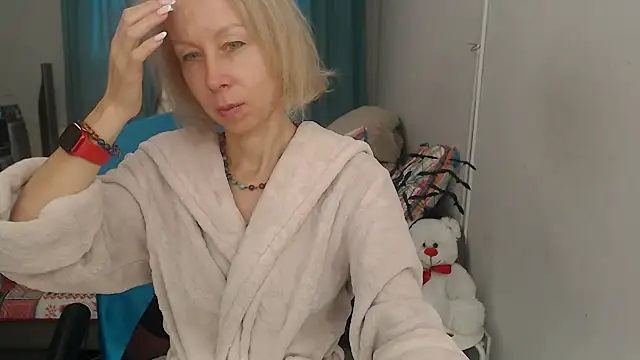 LuxuryNika online show from October 23, 2025, 9:41 am