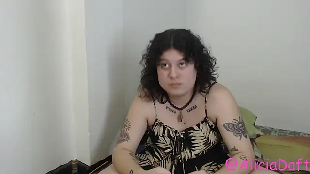 Snapshot of Smoke_trip_Alicia chatting on May 22, 2026, 4:54 am Smoke trip Alicia online show from May 22, 2026, 4:54 am