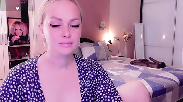 Libby Nora online show from October 7, 2025, 9:32 am